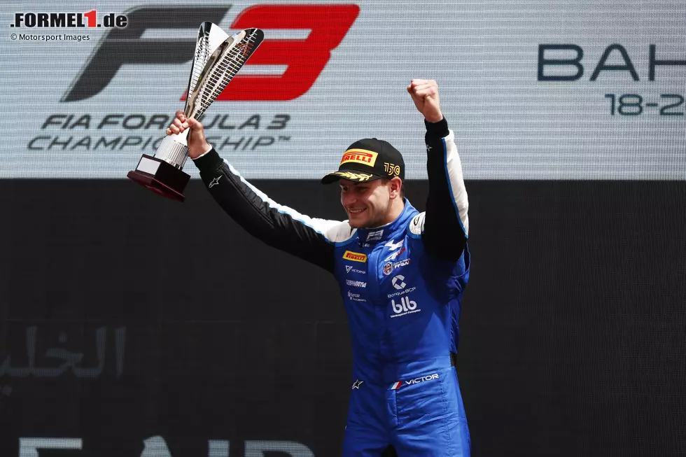 Alpine - Victor Martins (5. in der Formel 2): Der F3-Meister von 2022 hat seinen Speed mit drei Polepositions bewiesen und wurde für ART bester Rookie in der Formel 2. Neun Mal fuhr er auf das Podest, gewann allerdings nur ein Rennen dabei. Könnte 2024 ein Titelkandidat sein und auch Freitagstrainings für Alpine bestreiten. Foto zur News: Alpine - Victor Martins (5. in der Formel 2): Der F3-Meister von 2022 hat seinen Speed mit drei Polepositions bewiesen und wurde für ART bester Rookie in der Formel 2. Neun Mal fuhr er auf das Podest, gewann allerdings nur ein Rennen dabei. Könnte 2024 ein Titelkandidat sein und auch Freitagstrainings für Alpine bestreiten.