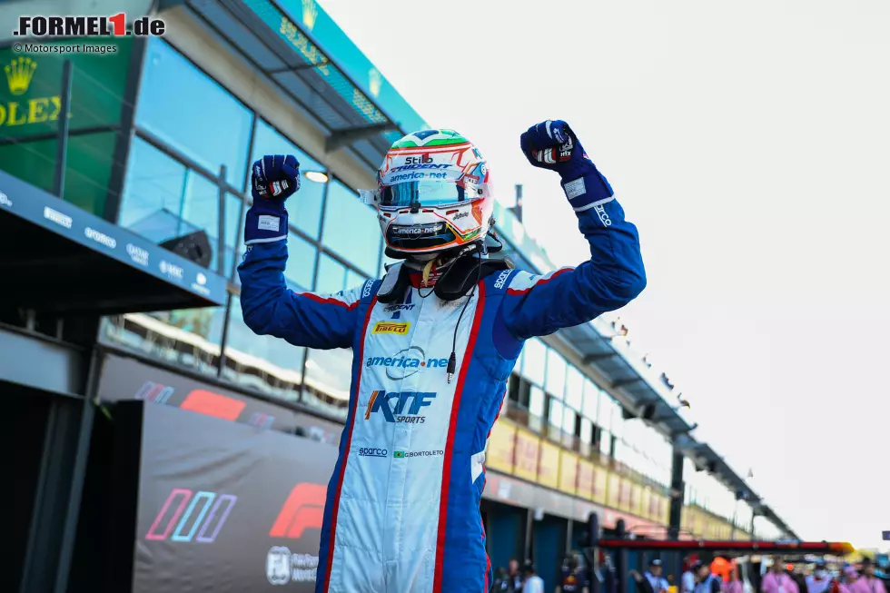 McLaren - Gabriel Bortoleto (Meister in der Formel 3): Der Titel in der Formel 3 hat dem Brasilianer nachträglich einen Platz im McLaren-Kader beschert. Bortoleto gewann den Titel recht souverän mit 45 Punkten Vorsprung und steigt folgerichtig in die Formel 2 auf, wo er 2024 für Viruosi an den Start gehen wird. Foto zur News: McLaren - Gabriel Bortoleto (Meister in der Formel 3): Der Titel in der Formel 3 hat dem Brasilianer nachträglich einen Platz im McLaren-Kader beschert. Bortoleto gewann den Titel recht souverän mit 45 Punkten Vorsprung und steigt folgerichtig in die Formel 2 auf, wo er 2024 für Viruosi an den Start gehen wird.