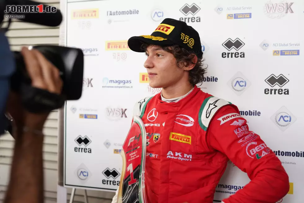 Mercedes - Andrea Kimi Antonelli (Meister in der Formula Regional): Der Italiener ist das derzeit heißeste Eisen im Formel-1-Nachwuchs und gewann 2023 souverän die FRECA-Serie. Mercedes hält so große Stücke auf ihn, dass er die Formel 3 überspringen darf und 2024 gleich bei Topteam Prema in der Formel 2 antreten darf. Foto zur News: Mercedes - Andrea Kimi Antonelli (Meister in der Formula Regional): Der Italiener ist das derzeit heißeste Eisen im Formel-1-Nachwuchs und gewann 2023 souverän die FRECA-Serie. Mercedes hält so große Stücke auf ihn, dass er die Formel 3 überspringen darf und 2024 gleich bei Topteam Prema in der Formel 2 antreten darf.