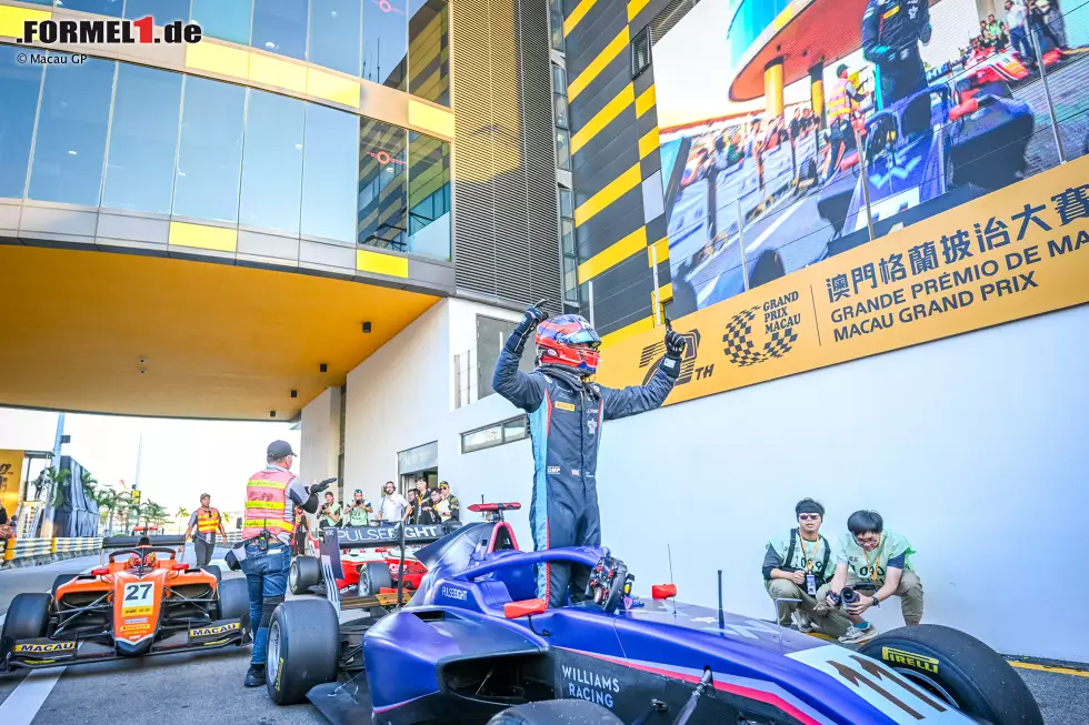 Williams - Luke Browning (15. in der Formel 3): Sein Sieg beim prestigeträchtigen Formel-3-Weltcup in Macau war eindeutig der Höhepunkt des Briten, denn ein Sieg gelang ihm in der regulären Formel-3-Saison nicht. Ein Top-10-Ergebnis in den letzten elf Saisonrennen reicht nicht für einen Aufstieg in die Formel 2. Foto zur News: Williams - Luke Browning (15. in der Formel 3): Sein Sieg beim prestigeträchtigen Formel-3-Weltcup in Macau war eindeutig der Höhepunkt des Briten, denn ein Sieg gelang ihm in der regulären Formel-3-Saison nicht. Ein Top-10-Ergebnis in den letzten elf Saisonrennen reicht nicht für einen Aufstieg in die Formel 2.