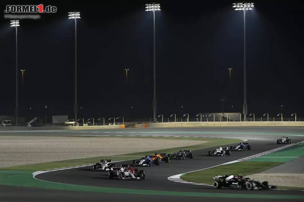 23. Losail, Katar (1. Dezember 2024) - 2021 fuhr die Formel 1 einmal in Katar, doch seit 2023 ist das Rennen regulär im Kalender. Das Comeback des Landes der Fußball-WM 2022 ist langfristig angelegt, ob allerdings auch der Losail International Circuit langfristig dabei ist, ist offen. Es gibt Überlegungen für eine neue Strecke. Foto zur News: 23. Losail, Katar (1. Dezember 2024) - 2021 fuhr die Formel 1 einmal in Katar, doch seit 2023 ist das Rennen regulär im Kalender. Das Comeback des Landes der Fußball-WM 2022 ist langfristig angelegt, ob allerdings auch der Losail International Circuit langfristig dabei ist, ist offen. Es gibt Überlegungen für eine neue Strecke.