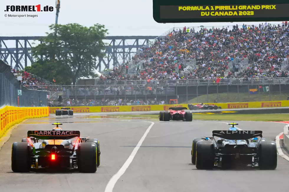 ... die Formel 1 verordnet sich stattdessen ein auf 1,5 Stunden verlängertes 2. Freies Training, das um 30 Minuten früher beginnt als eigentlich geplant. An dessen Ende ... Foto zur News: ... die Formel 1 verordnet sich stattdessen ein auf 1,5 Stunden verlängertes 2. Freies Training, das um 30 Minuten früher beginnt als eigentlich geplant. An dessen Ende ...