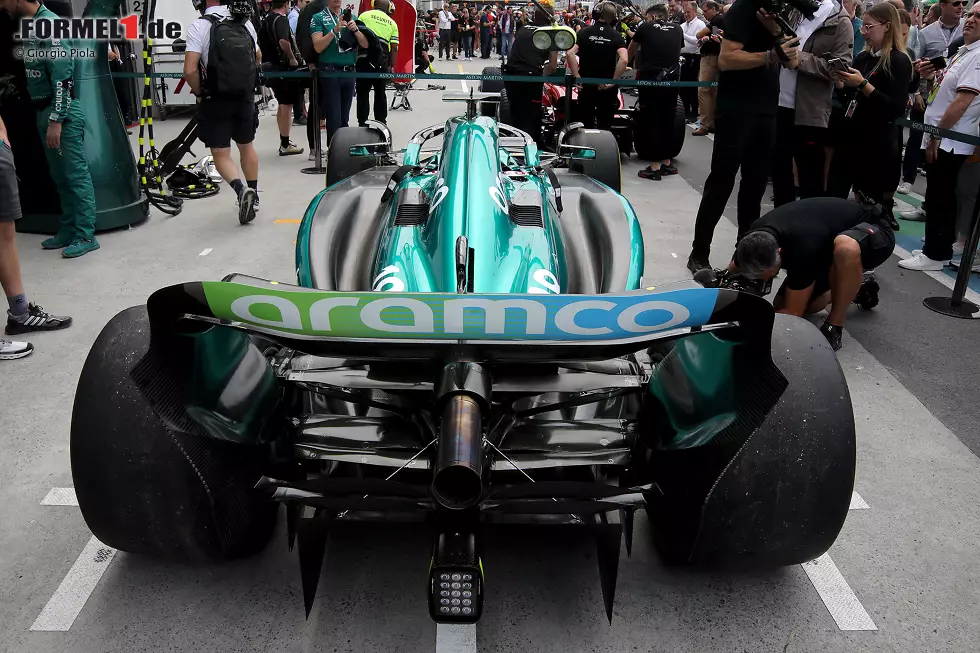 ... die zahlreichen Updates an ihren Autos auszutesten. Aston Martin ist unter den Rennställen, die extreme Modifizierungen einsetzen in Montreal. Umso wichtiger war für diese Teams ein trockenes 2. Freies Training, denn ... Foto zur News: ... die zahlreichen Updates an ihren Autos auszutesten. Aston Martin ist unter den Rennställen, die extreme Modifizierungen einsetzen in Montreal. Umso wichtiger war für diese Teams ein trockenes 2. Freies Training, denn ...