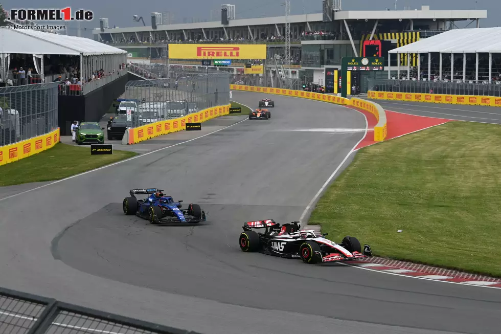 ... vor dem Qualifying am Samstag (ab 22 Uhr MESZ) gibt es nur noch das 3. Freie Training (ab 18:30 Uhr), und dann soll es schon anhaltend regnen in Montreal. Das sagt die aktuelle Wettervorhersage für den weiteren Wochenend-Verlauf. Foto zur News: ... vor dem Qualifying am Samstag (ab 22 Uhr MESZ) gibt es nur noch das 3. Freie Training (ab 18:30 Uhr), und dann soll es schon anhaltend regnen in Montreal. Das sagt die aktuelle Wettervorhersage für den weiteren Wochenend-Verlauf.