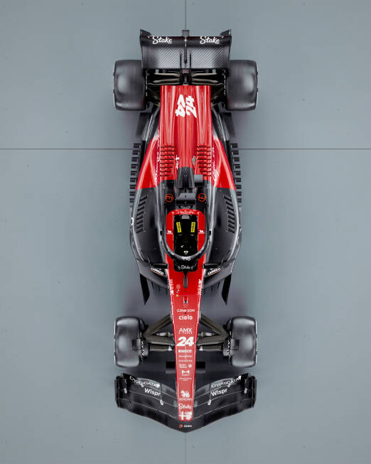 Foto zur News: Die größte Änderung gibt es an der Teamspitze. Andreas Seidl kommt von McLaren und wird neuer Geschäftsführer. Das tägliche Geschäft wird Alessandro Alunni Bravi führen, der Frederic Vasseur ersetzt.