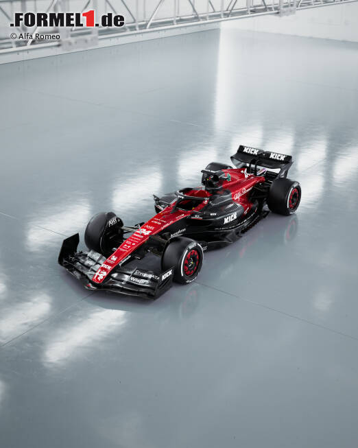 Alfa Romeo hat in der Schweiz seinen neuen Formel-1-Boliden für die Saison 2023 vorgestellt. Alfa Romeo hat in der Schweiz seinen neuen Formel-1-Boliden für die Saison 2023 vorgestellt.