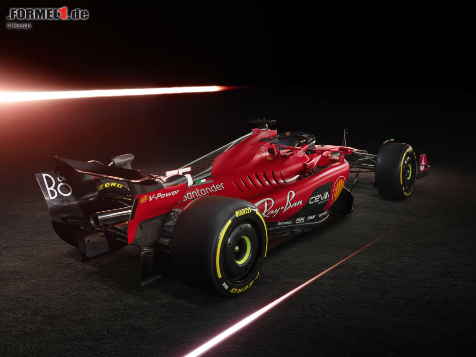 Foto zur News: Mit dem neuen Auto wollen Charles Leclerc und Carlos Sainz in der Formel-1-Saison 2023 die Titelverteidiger von Red Bull angreifen.