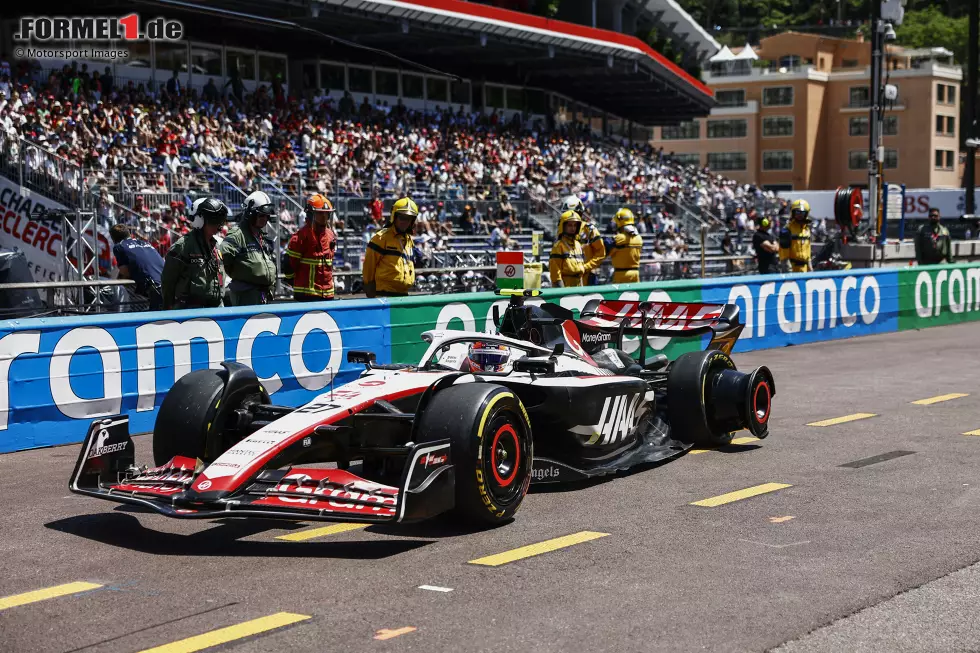 ... sieht die Situation von Hülkenberg aus: Er fährt in der zweiten Einheit zwar stolze 33 Runden, aber wird bei 1,058 Sekunden Rückstand nur 15., ein gutes halbes Zehntel hinter Haas-Teamkollege Kevin Magnussen. Doch schon ... Foto zur News: ... sieht die Situation von Hülkenberg aus: Er fährt in der zweiten Einheit zwar stolze 33 Runden, aber wird bei 1,058 Sekunden Rückstand nur 15., ein gutes halbes Zehntel hinter Haas-Teamkollege Kevin Magnussen. Doch schon ...