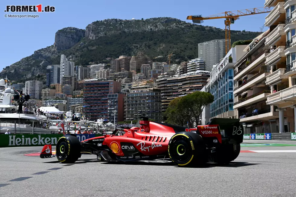 ... Charles Leclerc im anderen Ferrari: Es fehlen nur 0,065 Sekunden auf Verstappen. Dritter wird Sainz, weitere 0,042 Sekunden zurück. Die Top 3 liegen am Freitag also fast innerhalb von nur einer Zehntelsekunde! Eine weitere ... Foto zur News: ... Charles Leclerc im anderen Ferrari: Es fehlen nur 0,065 Sekunden auf Verstappen. Dritter wird Sainz, weitere 0,042 Sekunden zurück. Die Top 3 liegen am Freitag also fast innerhalb von nur einer Zehntelsekunde! Eine weitere ...