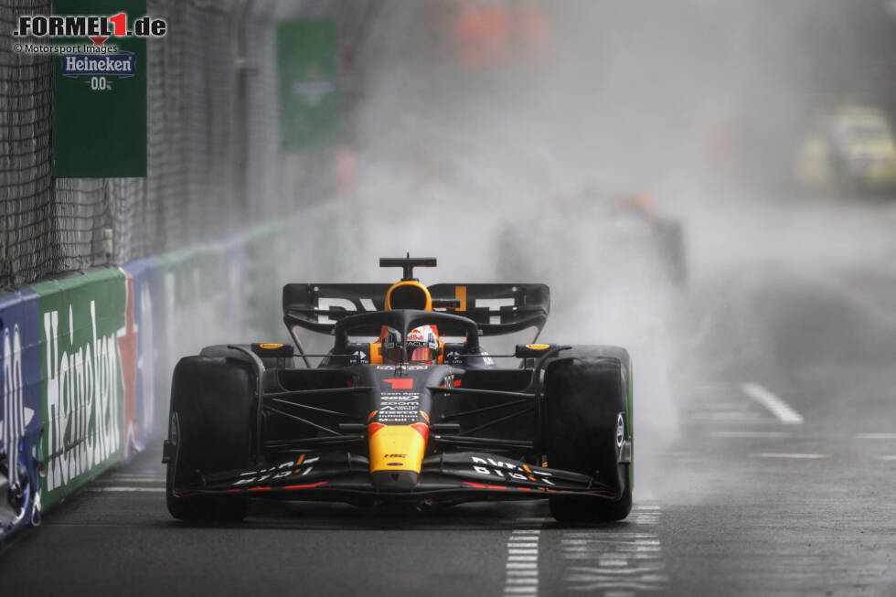 Foto zur News: Max Verstappen gewinnt im Red Bull RB19 den Grand Prix von Monaco 2023 von der Poleposition kommend, und er dominiert das Rennen, selbst als Regen einsetzt. Der Sieg, sein 39. für Red Bull, gerät nie ernsthaft in Gefahr, und ...