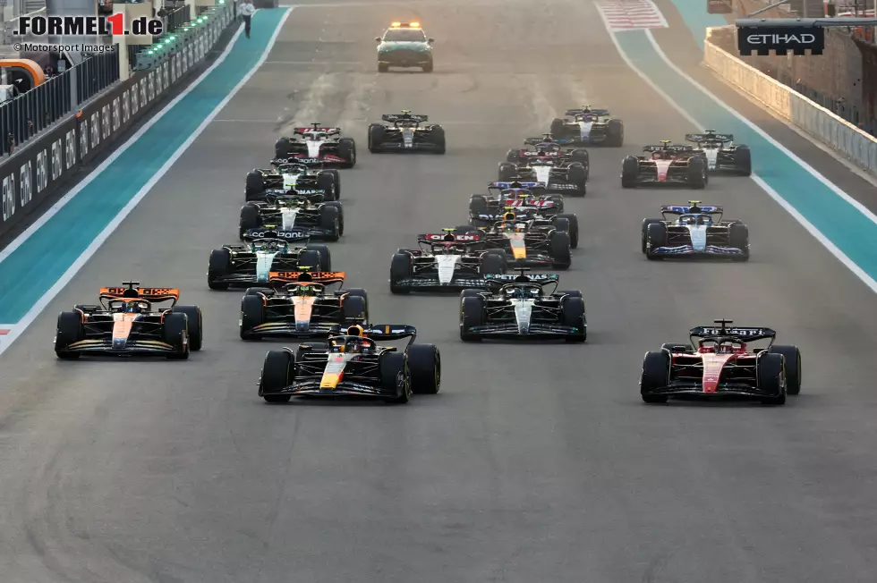 Foto zur News: Geschätzt 900 Millionen Euro schüttet die Formel 1 als Preisgeld an die einzelnen Teams aus, aber nicht alle Teams bekommen gleich viel ab. In unserer Fotostrecke zeigen wir auf, wie hoch die Zahlungen nach der Saison 2023 ausfallen!