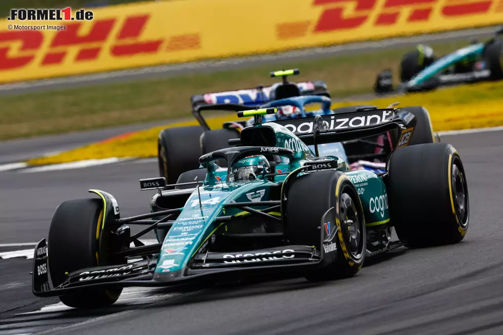 ... Fernando Alonso im Aston Martin auf P7? Der Ex-Champion macht im Rennen keinen Stich und muss fast nur in den Rückspiegel schauen, bleibt am Ende knapp vor ... Foto zur News: ... Fernando Alonso im Aston Martin auf P7? Der Ex-Champion macht im Rennen keinen Stich und muss fast nur in den Rückspiegel schauen, bleibt am Ende knapp vor ...