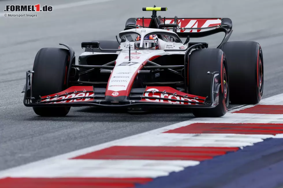 ... Nico Hülkenberg im Haas VF-23 mit seiner dritten Top-10-Platzierung in Folge. Er ist dabei einer der Fahrer, die von insgesamt 47 (!) gestrichenen Rundenzeiten im Qualifying profitieren - Tracklimits! Und das hat vor allem Folgen für ... Foto zur News: ... Nico Hülkenberg im Haas VF-23 mit seiner dritten Top-10-Platzierung in Folge. Er ist dabei einer der Fahrer, die von insgesamt 47 (!) gestrichenen Rundenzeiten im Qualifying profitieren - Tracklimits! Und das hat vor allem Folgen für ...