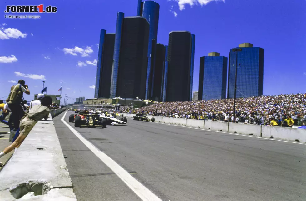 Detroit ist ab 1982 die Kulisse für ein Formel-1-Stadtrennen und erstmals richtet ein Land drei Grands Prix in einem Jahr aus. Aber auch in Detroit wird die Formel 1 in den USA nicht auf Dauer heimisch: 1988 ist die Strecke ein letztes Mal im WM-Kalender vertreten. Foto zur News: Detroit ist ab 1982 die Kulisse für ein Formel-1-Stadtrennen und erstmals richtet ein Land drei Grands Prix in einem Jahr aus. Aber auch in Detroit wird die Formel 1 in den USA nicht auf Dauer heimisch: 1988 ist die Strecke ein letztes Mal im WM-Kalender vertreten.