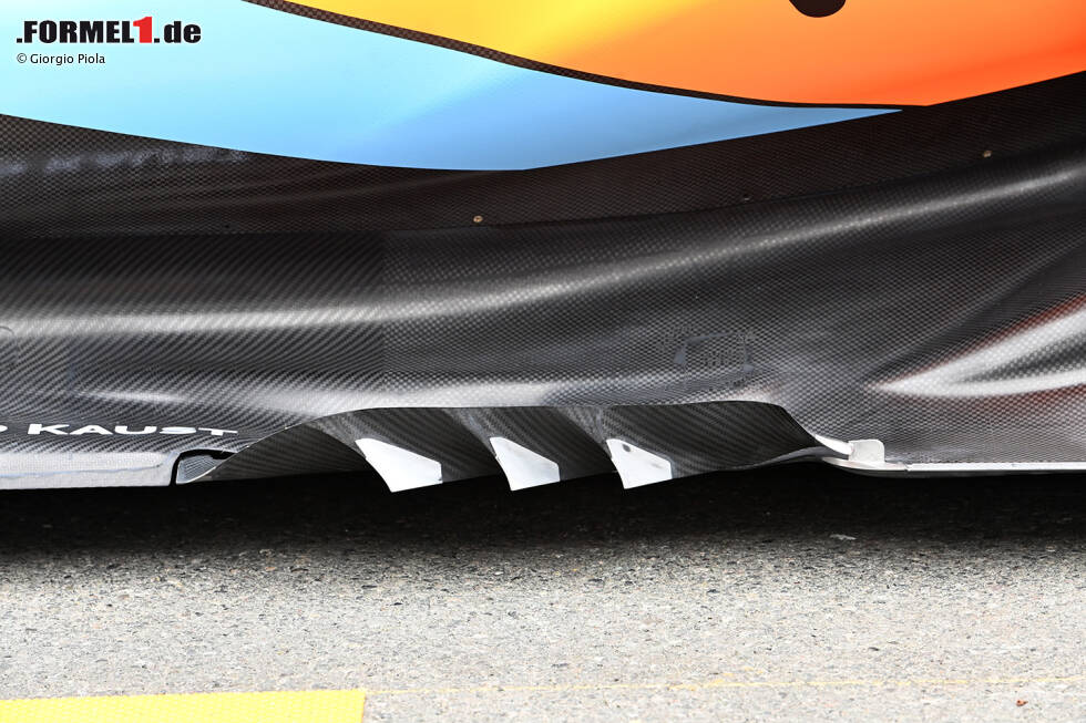 Foto zur News: McLaren MCL60: Unterboden
