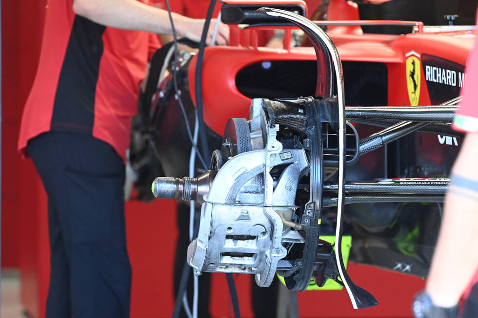 Foto zur News: Ferrari SF-23: Vorderrad-Bremse