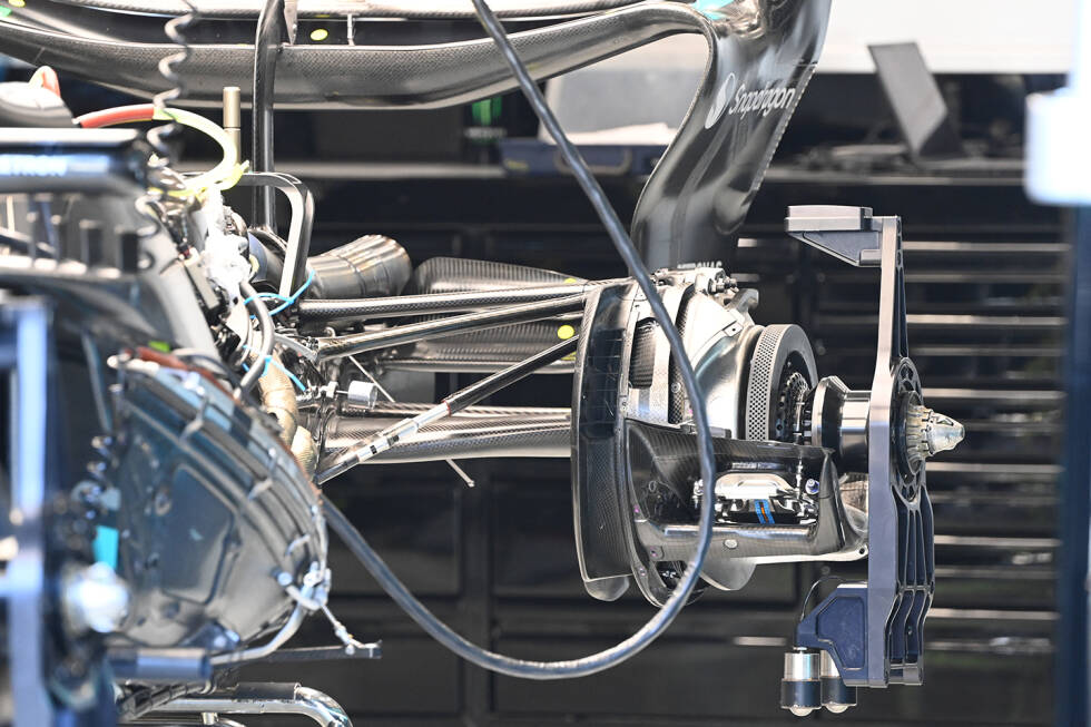 Foto zur News: Mercedes W14: Hinterrad-Aufhängung