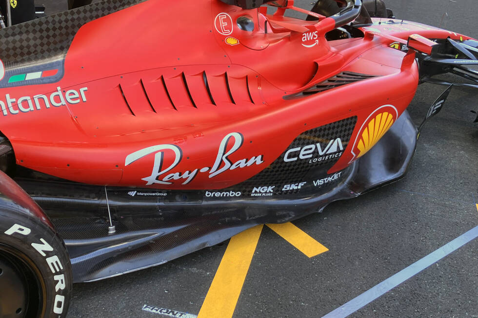 Foto zur News: Ferrari SF-23: Motorhaube und Seitenkasten