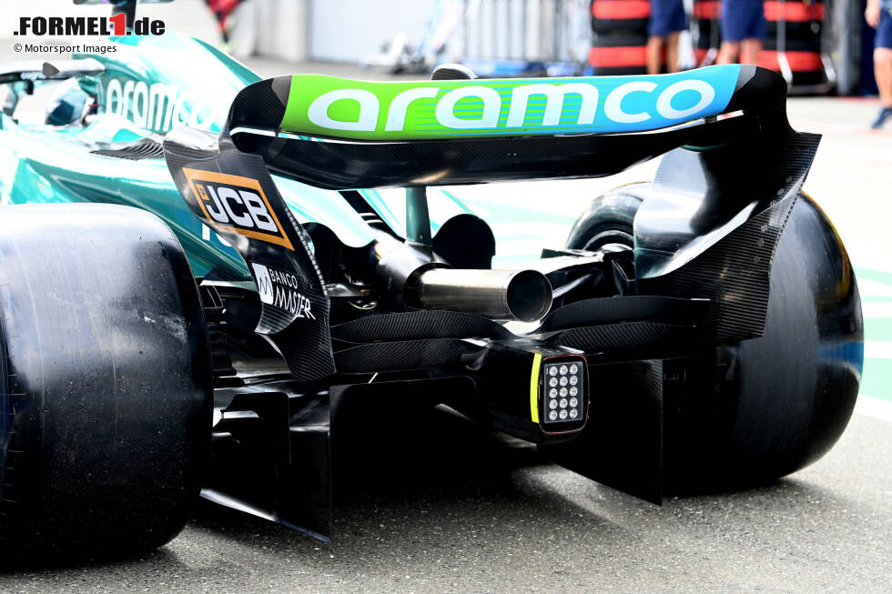 Foto zur News: Die Heckflügel der Formel-1-Autos tragen ganz entscheidend zum Abtrieb bei. Welche raffinierten Feinheiten im Saisonverlauf neu dazugekommen sind, das zeigen wir in dieser Fotostrecke zur Formel-1-Technik!