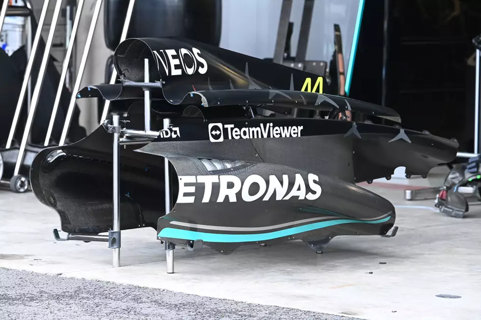 Foto zur News: Mercedes W14: Motorhaube