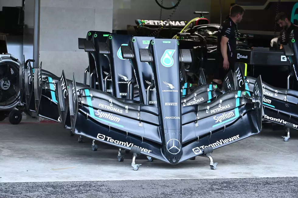 Foto zur News: Mercedes W14: Frontflügel