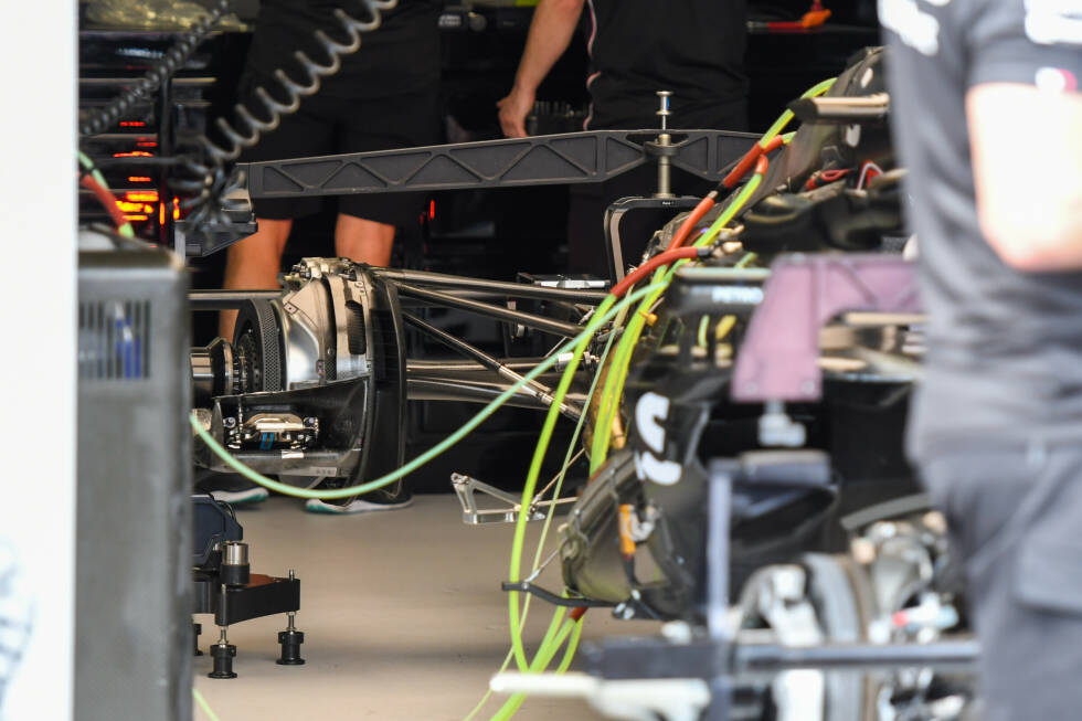 Foto zur News: Mercedes W14: Hinterrad-Aufhängung