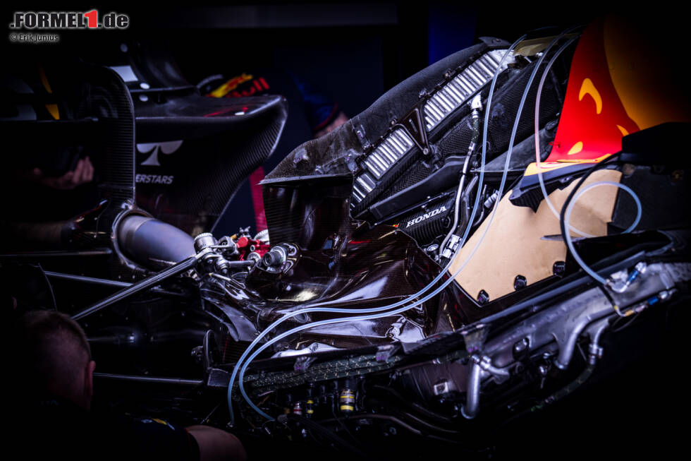 Foto zur News: Red Bull RB19: Antriebsinstallation