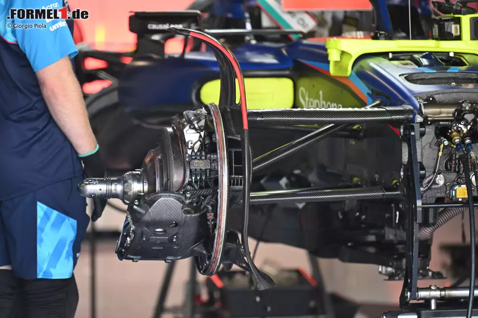 Foto zur News: Williams FW45: Vorderrad-Bremse