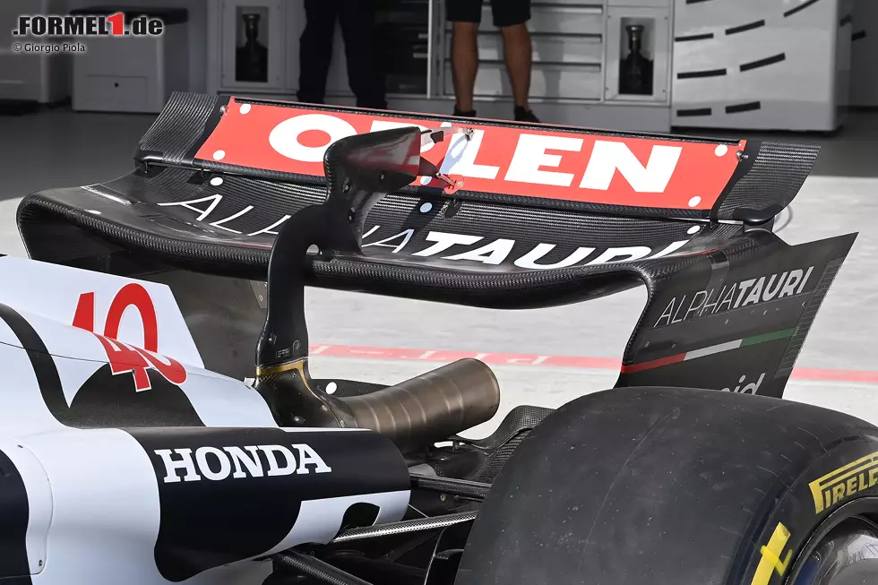 Die Lösung mit der offenen Spitze in Kombination mit dem Higher-Downforce-Heckflügel beim Großen Preis von Katar. Foto zur News: Die Lösung mit der offenen Spitze in Kombination mit dem Higher-Downforce-Heckflügel beim Großen Preis von Katar.