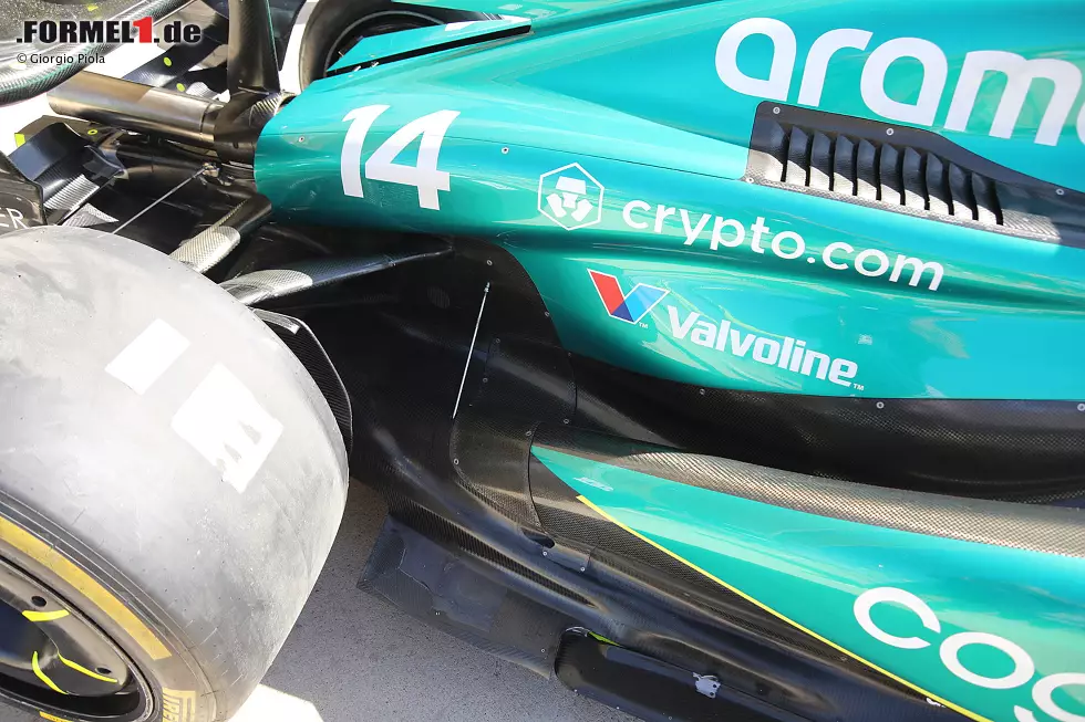 Foto zur News: Aston Martin AMR23: Unterboden mit Haltestrebe