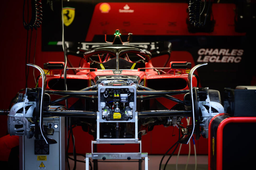 Foto zur News: Ferrari SF-23: Vorderrad-Aufhängung mit Federung