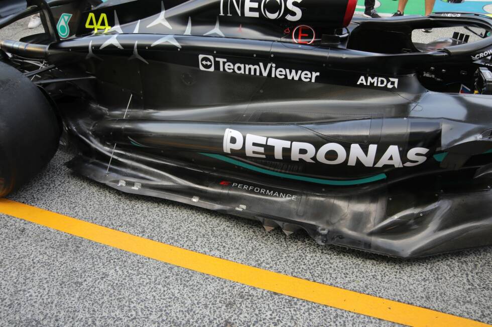 Foto zur News: Mercedes W14: Unterboden mit Haltestrebe