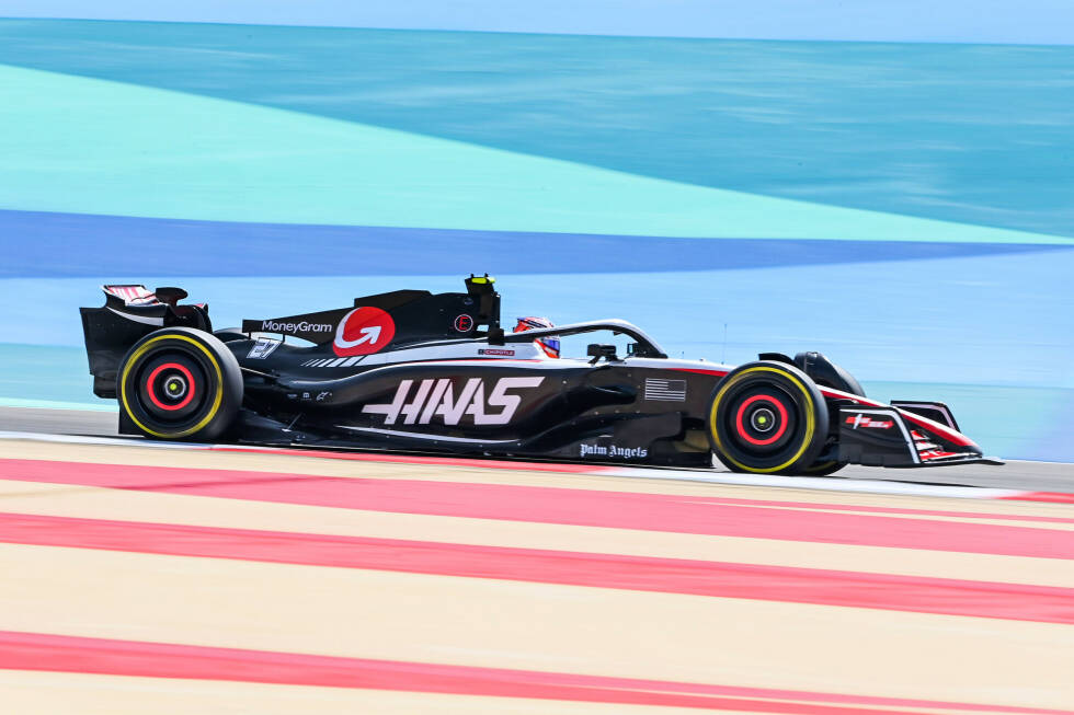 Foto zur News: Haas präsentierte sich beim Bahrain-Test 2023 nicht desolat, aber auch nicht überragend. Formel-1-Rückkehrer Nico Hülkenberg und Teamkollege Kevin Magnussen waren mit dem VF-23 häufig im Mittelfeld zu finden. Haas&#039; Wochenbilanz in Runden: 415