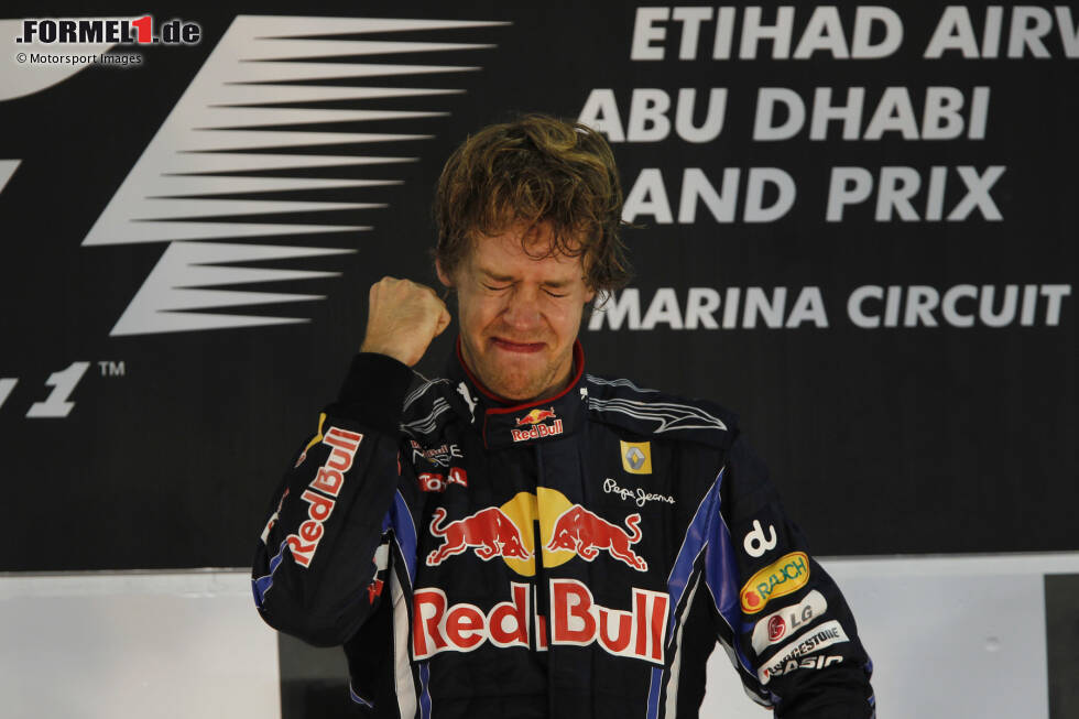 Seit 2005 ist Red Bull erst in der Formel 1 dabei, gehört aber mit insgesamt elf Titeln schon zu den erfolgreichsten Teams. Wir wollen uns in dieser Fotostrecke mal den zehn besten Fahrern widmen, die für Red Bull in der Formel 1 gefahren sind. Achtung: Fahrer, die nur für Toro Rosso/AlphaTauri gefahren sind, zählen nicht mit rein! Seit 2005 ist Red Bull erst in der Formel 1 dabei, gehört aber mit insgesamt elf Titeln schon zu den erfolgreichsten Teams. Wir wollen uns in dieser Fotostrecke mal den zehn besten Fahrern widmen, die für Red Bull in der Formel 1 gefahren sind. Achtung: Fahrer, die nur für Toro Rosso/AlphaTauri gefahren sind, zählen nicht mit rein!