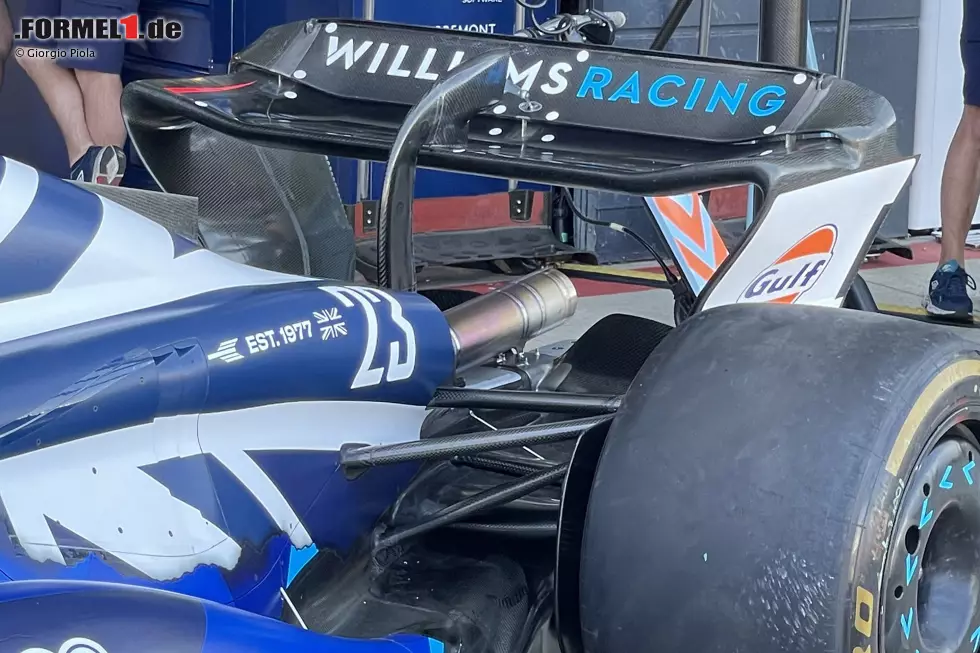 Eine Nahaufnahme des Low-Downforce-Heckflügels, der beim Großen Preis von Großbritannien zum Einsatz kam. Foto zur News: Eine Nahaufnahme des Low-Downforce-Heckflügels, der beim Großen Preis von Großbritannien zum Einsatz kam.
