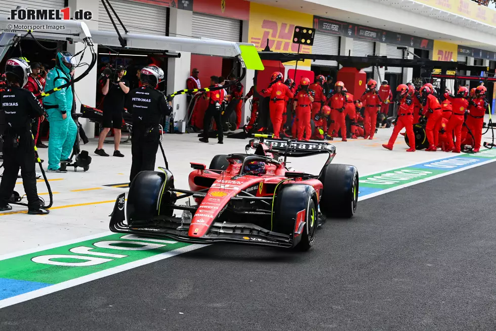 Carlos Sainz (3): Nach Baku mit einem besseren Wochenende, wenn man von der komplett unnötigen Fünf-Sekunden-Strafe mal absieht. Wirklich stark waren P3 im Qualifying und vor allem P5 im Rennen aber auch nicht. Rehabilitation nach Baku, mehr aber auch nicht. Foto zur News: Carlos Sainz (3): Nach Baku mit einem besseren Wochenende, wenn man von der komplett unnötigen Fünf-Sekunden-Strafe mal absieht. Wirklich stark waren P3 im Qualifying und vor allem P5 im Rennen aber auch nicht. Rehabilitation nach Baku, mehr aber auch nicht.