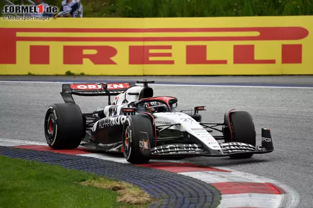 Foto zur News: Nyck de Vries (5): Auch beim großen Red-Bull-Heimspiel gelang wieder nicht der Durchbruch. Letzter Platz im Qualifying, im Sprint und im Rennen 17., dazu Magnussen am Sonntag einmal von der Strecke geschoben und bestraft. Zumindest von außen bekommt man den Eindruck, dass die Luft langsam dünn werden könnte ...