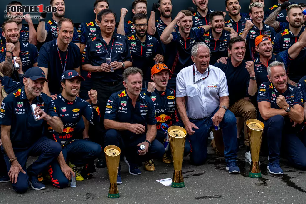 Max Verstappen (1): Die einzige 1 gibt es daher wieder einmal für den Weltmeister. Ja, im Qualifying wurden ihm mehrere Rundenzeiten gestrichen und im Sprint verlor er zunächst den Start. Das ist aber Kritik auf sehr hohem Niveau. 34 von 34 möglichen WM-Punkten am Wochenende sprechen für sich. Foto zur News: Max Verstappen (1): Die einzige 1 gibt es daher wieder einmal für den Weltmeister. Ja, im Qualifying wurden ihm mehrere Rundenzeiten gestrichen und im Sprint verlor er zunächst den Start. Das ist aber Kritik auf sehr hohem Niveau. 34 von 34 möglichen WM-Punkten am Wochenende sprechen für sich.