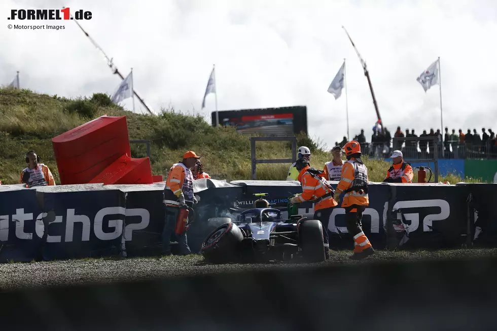 Foto zur News: Logan Sargeant (5): Für uns (wieder einmal) der schlechteste Fahrer an diesem Wochenende. Schaffte es zwar erstmals in Q3, war aber trotzdem wieder deutlich langsamer als der Teamkollege. Dazu in Q3 und im Rennen gecrasht. Ein Redakteur hätte sogar zur 6 gegriffen.