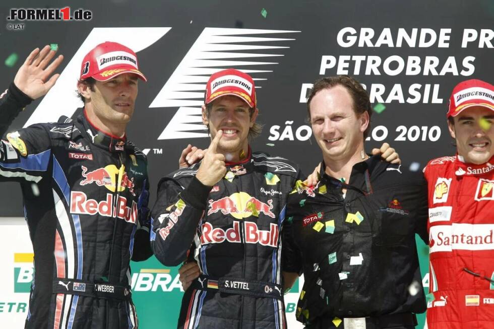 Foto zur News: Sieg #14 (Sebastian Vettel - Brasilien 2010): 2009 verpasst Red Bull beide WM-Titel noch an Brawn, ein Jahr später klappt es dann. Mit einem Doppelsieg beim vorletzten Rennen in Brasilien fahren Vettel und Webber in der Konstrukteurs-WM den ersten Titel für die Bullen ein. Und beim Finale in Abu Dhabi kommt es sogar noch besser ...