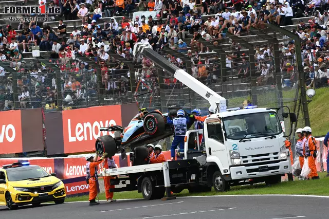 Foto zur News: Logan Sargeant (6): Den Fall gibt es bei uns nur ganz selten: Alle(!) Redakteure haben dem Williams-Fahrer einstimmig eine 6 gegeben. Sein Abflug im Qualifying war schon unnötig, der Crash im Rennen besiegelte sein Schicksal dann. Selbst dem größten Optimisten gehen langsam die Argumente für einen neuen Vertrag aus.