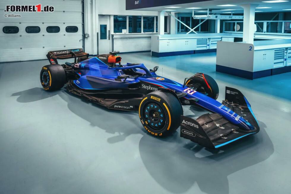 Foto zur News: Nachdem Williams zuvor lediglich das neue Design präsentiert hatte, zeigt man im Rahmen eines Shakedowns in Silverstone nun zum ersten Mal den echten FW45!