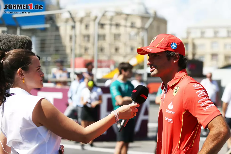 Carlos Sainz (Redaktion: 3) - Auch hier geben wir eine schlechtere Note, zumal man ihm zumindest eine Teilschuld beim Crash mit Perez am Ende anrechnen kann. Ein Redakteur hätte ihm deswegen sogar nur eine 4 gegeben, die Mehrheit war am Ende aber nicht ganz so streng. Foto zur News: Carlos Sainz (Redaktion: 3) - Auch hier geben wir eine schlechtere Note, zumal man ihm zumindest eine Teilschuld beim Crash mit Perez am Ende anrechnen kann. Ein Redakteur hätte ihm deswegen sogar nur eine 4 gegeben, die Mehrheit war am Ende aber nicht ganz so streng.
