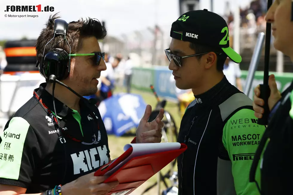 Guanyu Zhou (Redaktion: 4) - Auch für ihn reicht es bei uns nicht zur 3, weil er unter anderem im Qualifying viel zu langsam im Vergleich zum Teamkollegen war. Im Rennen dann ganz solide unterwegs, aber auch wir können uns nicht vorstellen, ihn 2025 noch im Cockpit zu sehen. Foto zur News: Guanyu Zhou (Redaktion: 4) - Auch für ihn reicht es bei uns nicht zur 3, weil er unter anderem im Qualifying viel zu langsam im Vergleich zum Teamkollegen war. Im Rennen dann ganz solide unterwegs, aber auch wir können uns nicht vorstellen, ihn 2025 noch im Cockpit zu sehen.