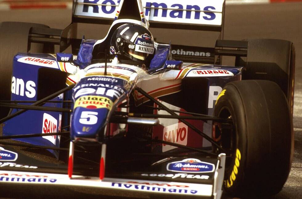 Foto zur News: Damon Hill (1996): Nach zwei Schumacher-Titeln in Serie schlägt Williams 1996 zurück: Hill gewinnt vier der ersten fünf Saisonrennen und die ersten drei Läufe in Folge. Das vierte Saisonrennen auf dem Nürburgring geht an seinen Teamkollegen Jacques Villeneuve, während Hill nur Vierter wird.