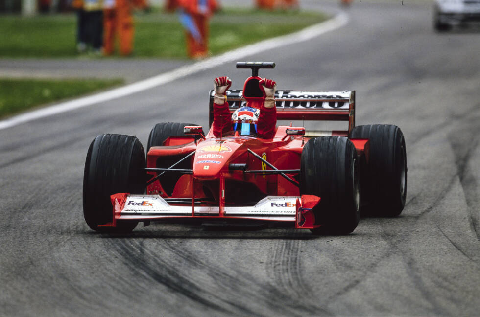 Foto zur News: Michael Schumacher (2000): Der Deutsche ist der einzige Fahrer, der es gleich mehrfach in unsere Liste schafft! Nachdem er bereits 1994 für Benetton mit vier Siegen in die Saison gestartet war, bringt er es sechs Jahre später mit Ferrari in Australien, Brasilien und Imola immerhin auf drei Siege zu Saisonbeginn.