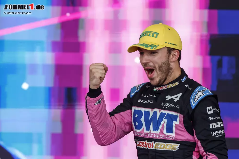 Pierre Gasly (Redaktion: 2) - Erneute Zustimmung von uns. Im Sprint bereits gepunktet und im Rennen auf dem Podium. Natürlich gehörte auch eine Portion Glück dazu, aber mit einer fehlerfreien Leistung verdiente er sich P3 und damit auch seine Note. Foto zur News: Pierre Gasly (Redaktion: 2) - Erneute Zustimmung von uns. Im Sprint bereits gepunktet und im Rennen auf dem Podium. Natürlich gehörte auch eine Portion Glück dazu, aber mit einer fehlerfreien Leistung verdiente er sich P3 und damit auch seine Note.