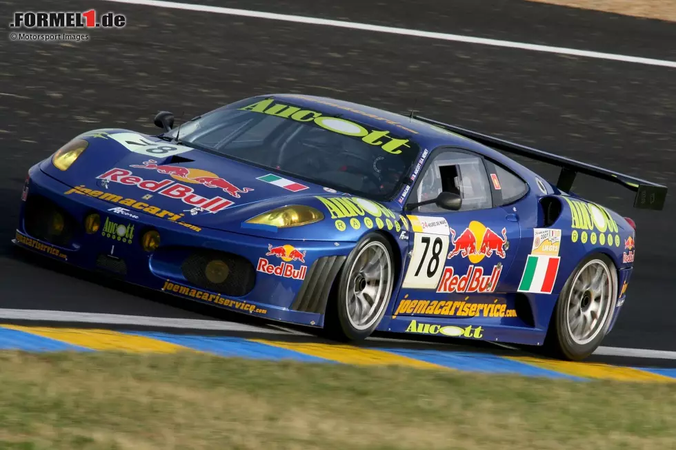 Ebenfalls 2007 unternimmt Hobby-Racer Newey einen Rennsport-Ausflug und nimmt im Ferrari 430 an den 24 Stunden von Le Mans teil. Gemeinsam mit Joe Macari und Ben Aucott erreicht er Klassenrang vier und Gesamtplatz 22. Foto zur News: Ebenfalls 2007 unternimmt Hobby-Racer Newey einen Rennsport-Ausflug und nimmt im Ferrari 430 an den 24 Stunden von Le Mans teil. Gemeinsam mit Joe Macari und Ben Aucott erreicht er Klassenrang vier und Gesamtplatz 22.