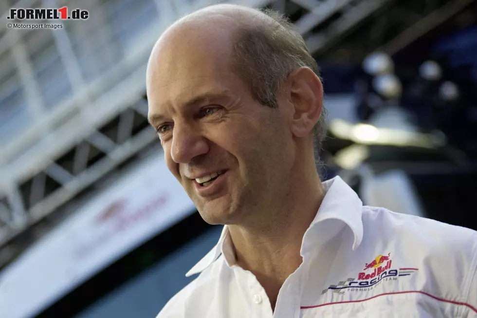 Im Herbst gibt das neue Formel-1-Team Red Bull einen Sensationstransfer bekannt: Adrian Newey wechselt zum Rennstall des Energydrink-Konzerns. Foto zur News: Im Herbst gibt das neue Formel-1-Team Red Bull einen Sensationstransfer bekannt: Adrian Newey wechselt zum Rennstall des Energydrink-Konzerns.
