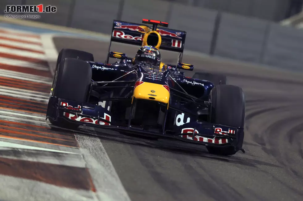 Umso besser läuft es in der Formel 1: Obwohl Außenseiter, setzt sich Vettel beim Finale in Abu Dhabi durch und wird im Red Bull RB6 Weltmeister. Newey hat zum dritten Mal ein Team an die Spitze gebracht. Foto zur News: Umso besser läuft es in der Formel 1: Obwohl Außenseiter, setzt sich Vettel beim Finale in Abu Dhabi durch und wird im Red Bull RB6 Weltmeister. Newey hat zum dritten Mal ein Team an die Spitze gebracht.